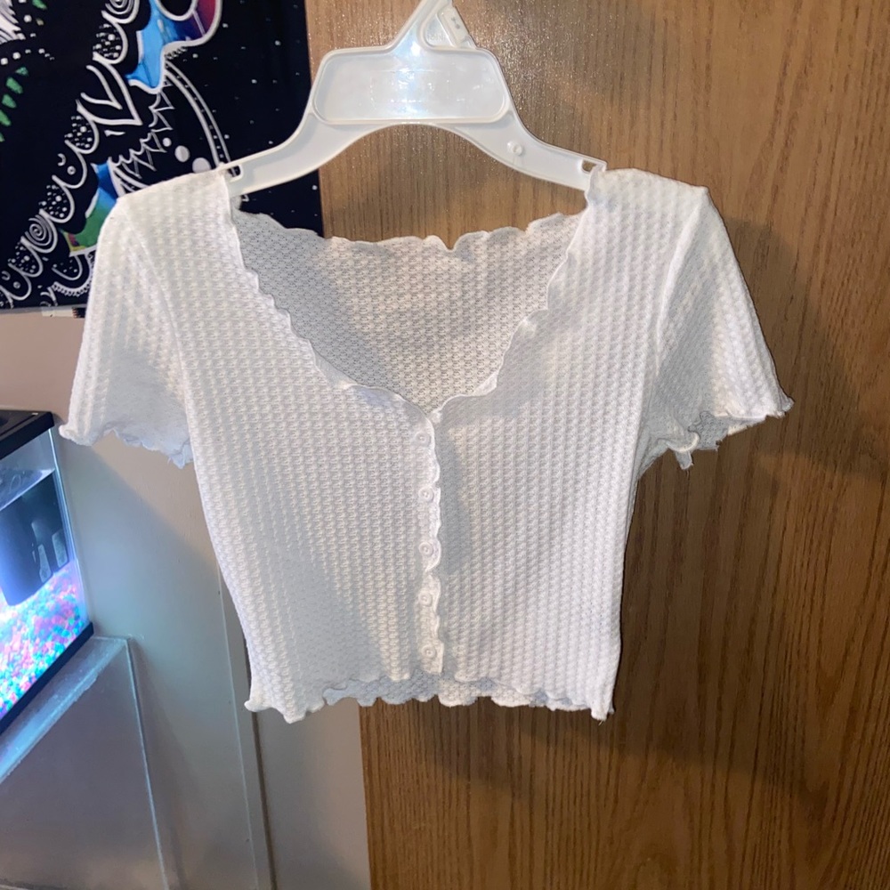Juniors XS white cropped shirt never worn